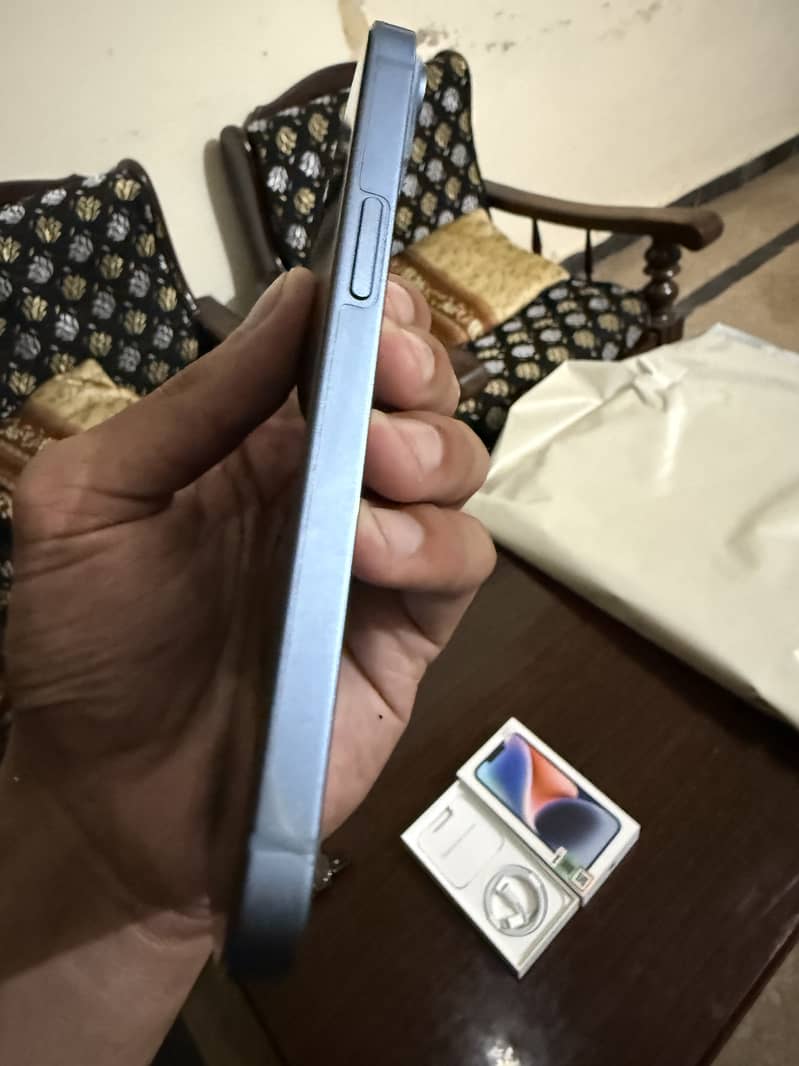 Apple iPhone 14 4
