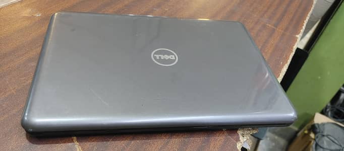 Dell latitude 3380.