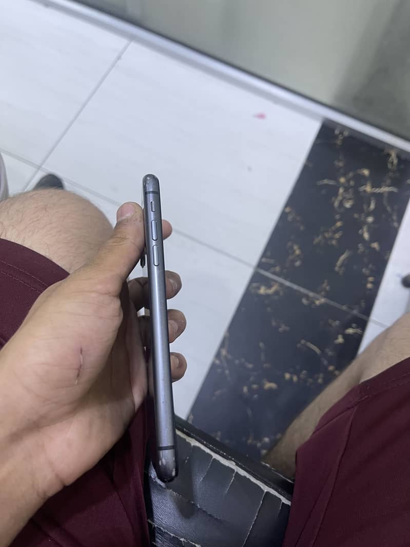iPhone 11 2