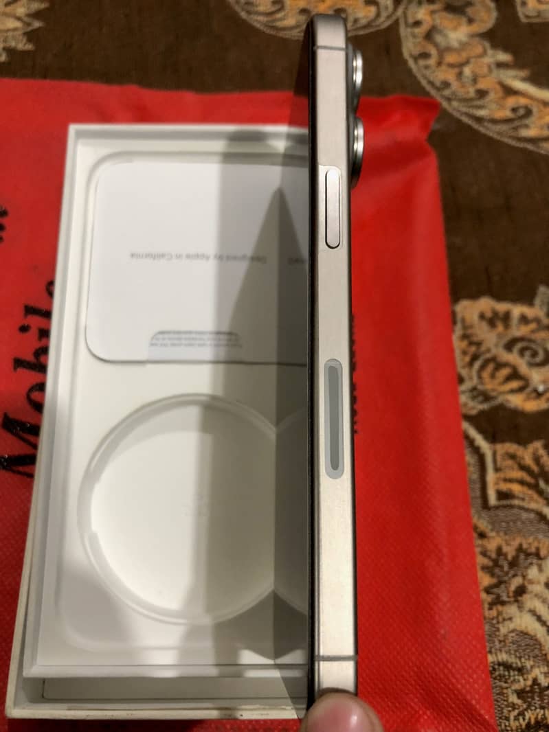 iPhone 15 pro max 3