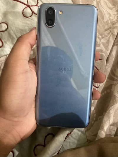 Sharp Aquos R2 Gaming mobile