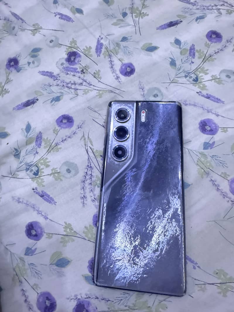 Camon 40pro 9