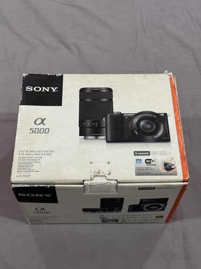 Sony Alpha 5000 (ILCE-5000Y) Dual Lens Kit - 10/10 Condition with Box