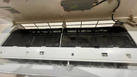 Haier 1ton Ac urgent sale