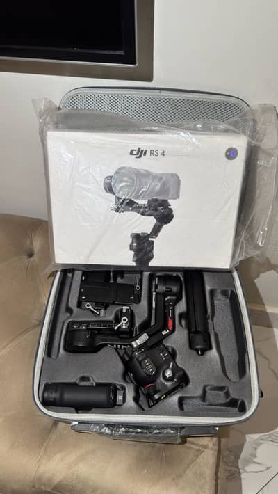 DJI RS4 Like New with Hard Case