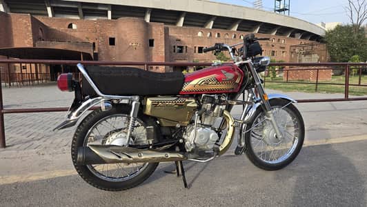 Honda CG 125 Self Start Gold Edition