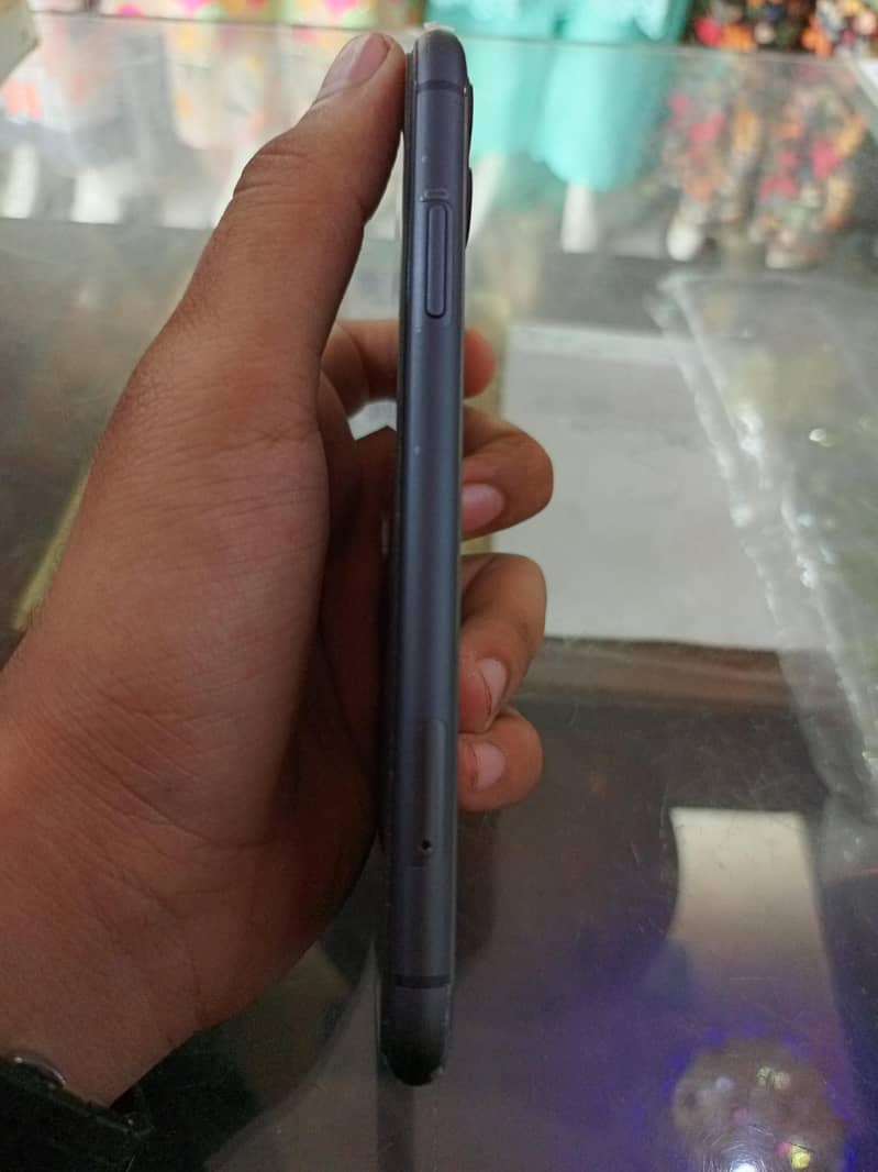 IPhone 11 3