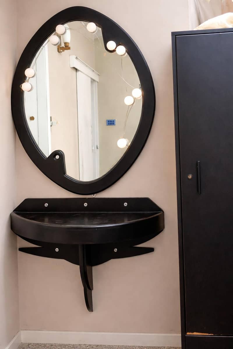 console and mirror 1
