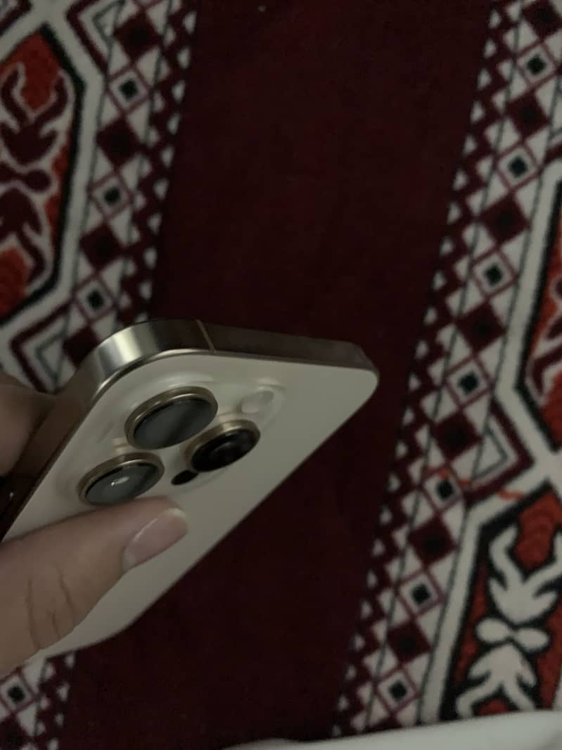iPhone 16 Pro Sim working 0