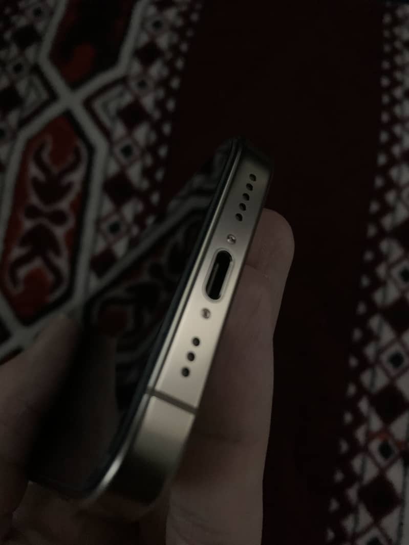 iPhone 16 Pro Sim working 2