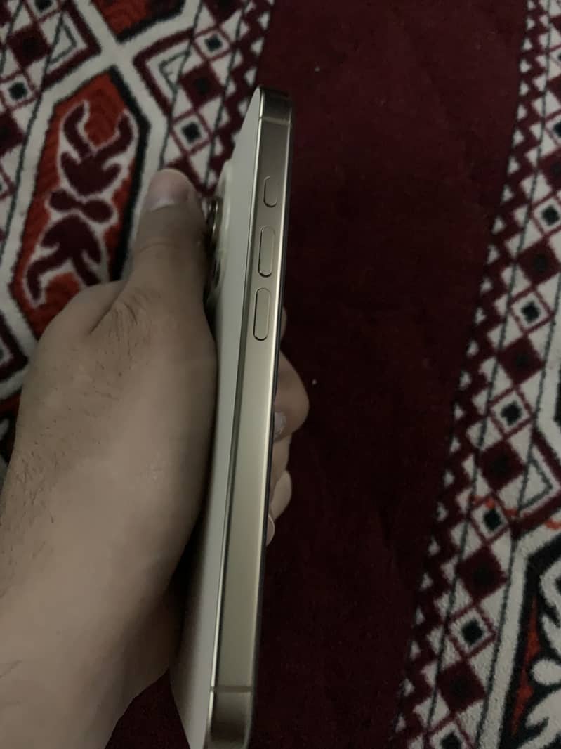 iPhone 16 Pro Sim working 3