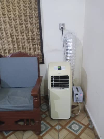 LG 0.75 Portable AC, Excellent Condition, 10/10 Cooling
