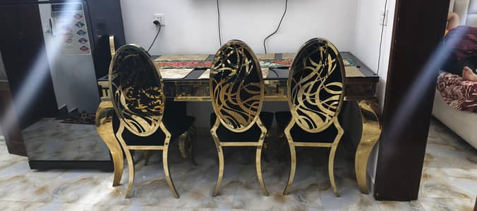 6 seats dining table
