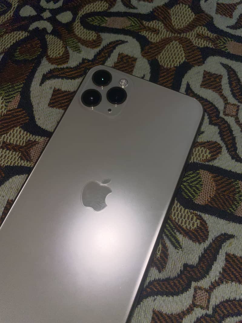 iPhone 11 Pro Max 2