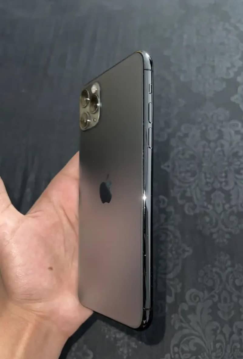 iphone 11 pro max 1