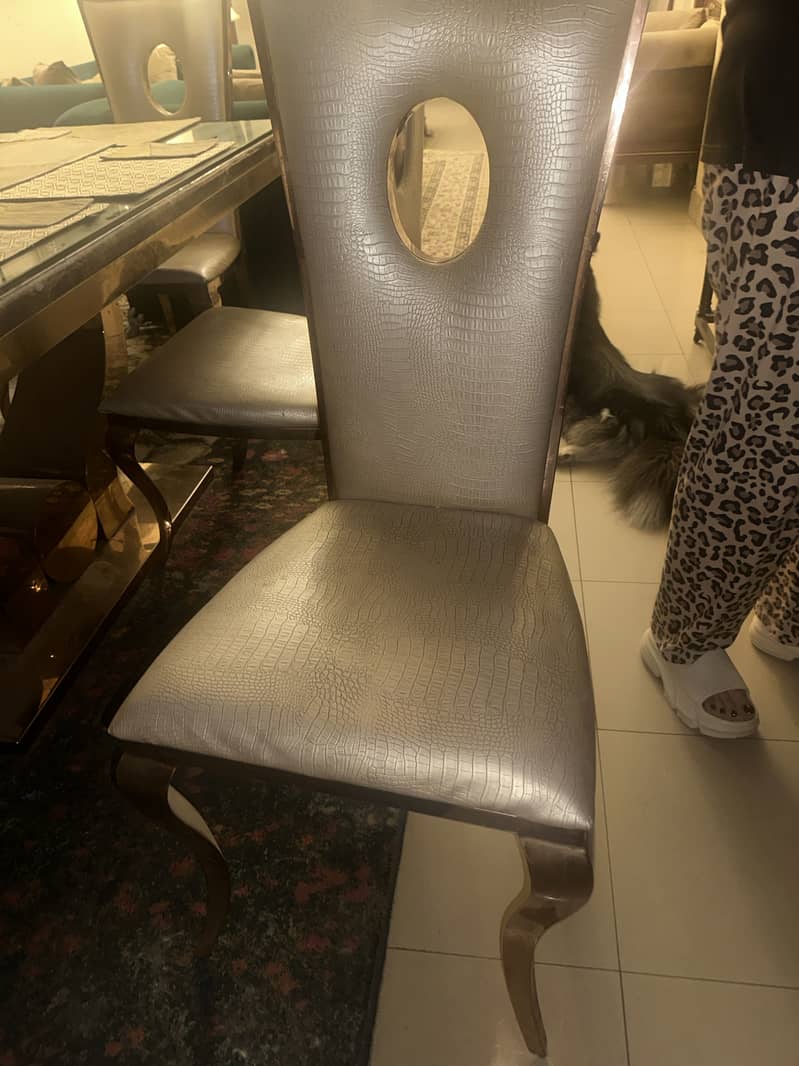 Dinning Table 4