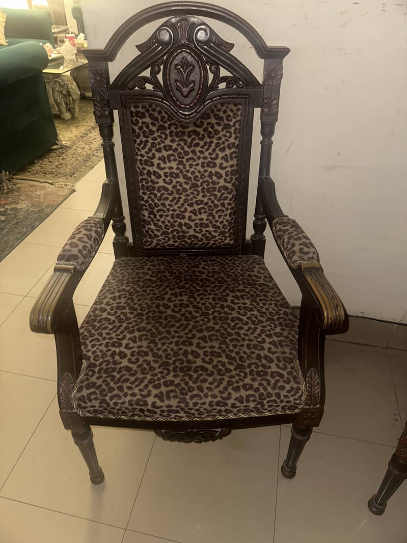 Chairs 0