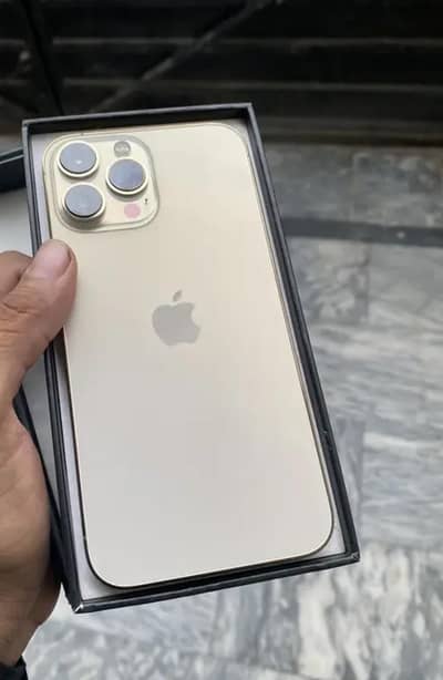 13 pro max iphone 256 gb water pack non pta with box