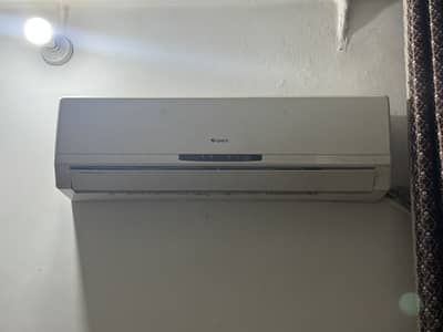 Gree AC in good condition