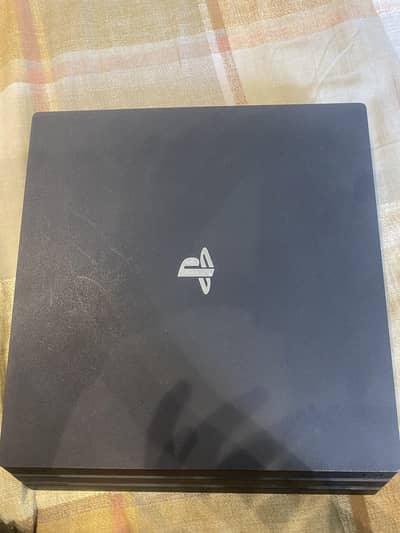 Playstation 4 Pro 1TB (Jailbreak)with two controllers