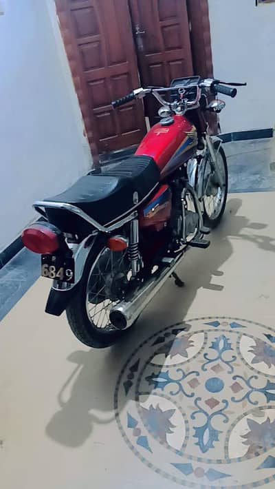 Selling Bike 2oo2 model
