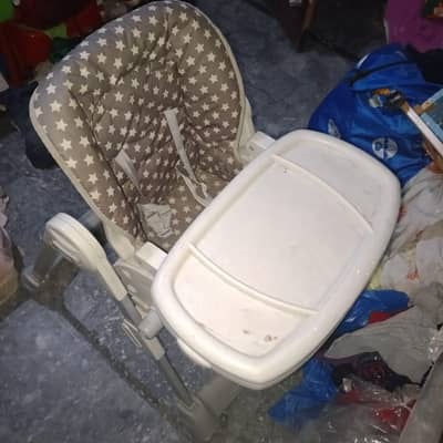 baby eating table and seat