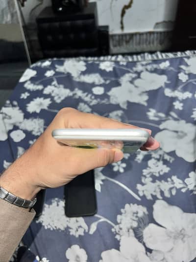 iphone 8+ 256 official pta approved
