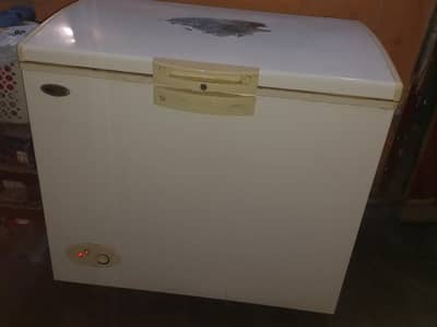 Waves deep freezer