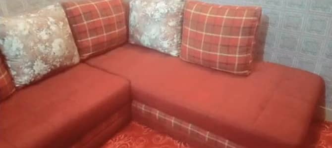 Beautiful L shape sofa set  condition is new absolutely perfect  used