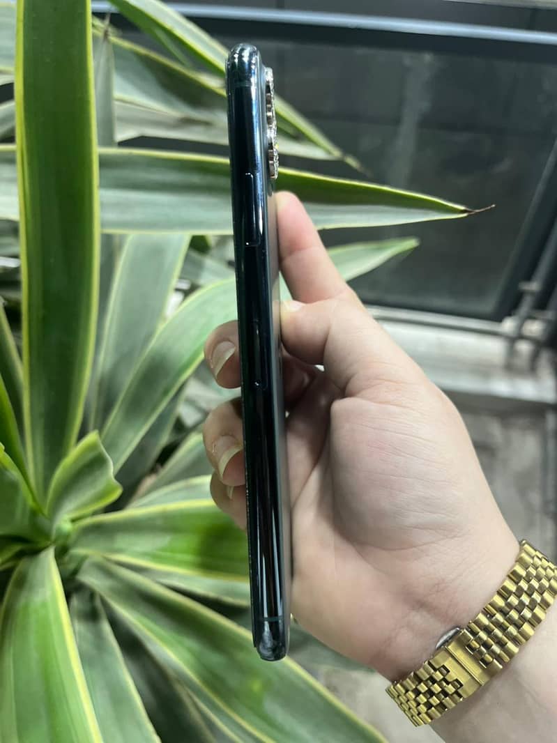 iphone 11 pro max 3