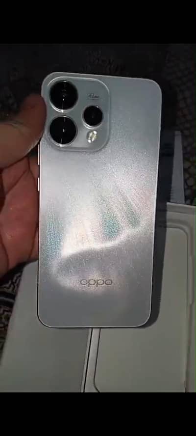 Oppo Reno 15 12/512  only one day active 10/10 condition