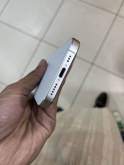 iPhone 15 JY  condition 10/10 battery health 100 cycle 14