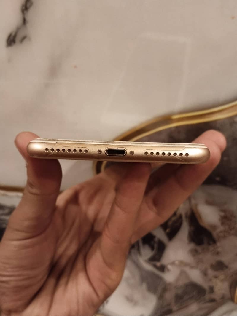 iphone 8 plus (10/10 condition) 3