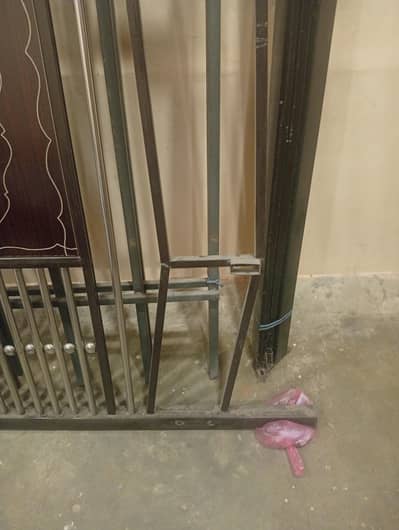 : Strong Iron Bed for Sale – Minor Repair Required – Rs. 9,000