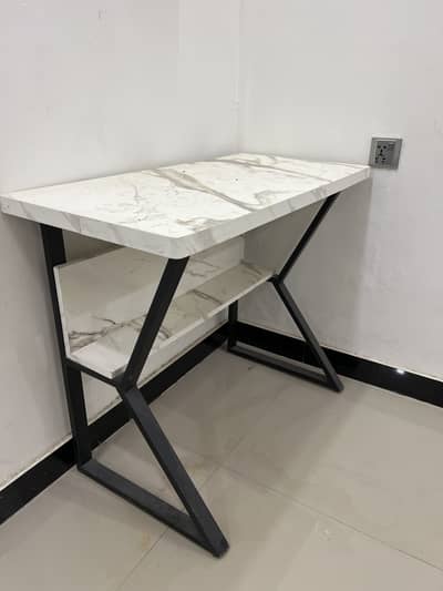 New table condition 10 x 10