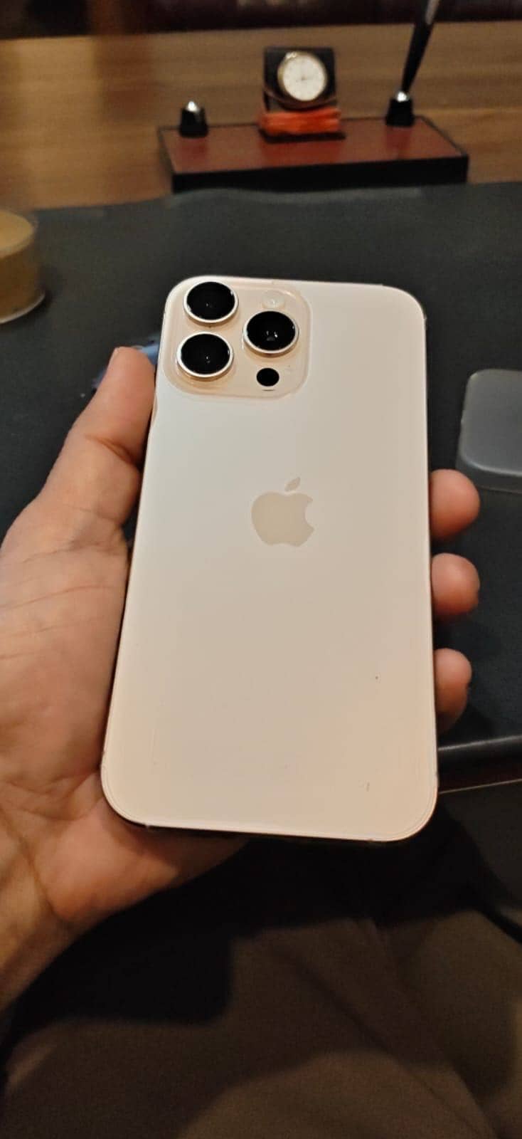 Iphone 16 pro max 6