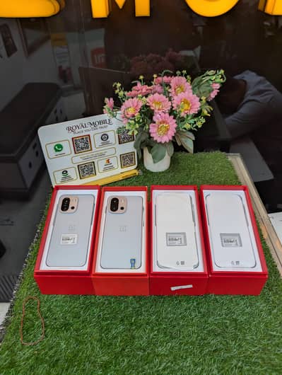 Oneplus 13t just box open 12/256,16/512 non active quantity available