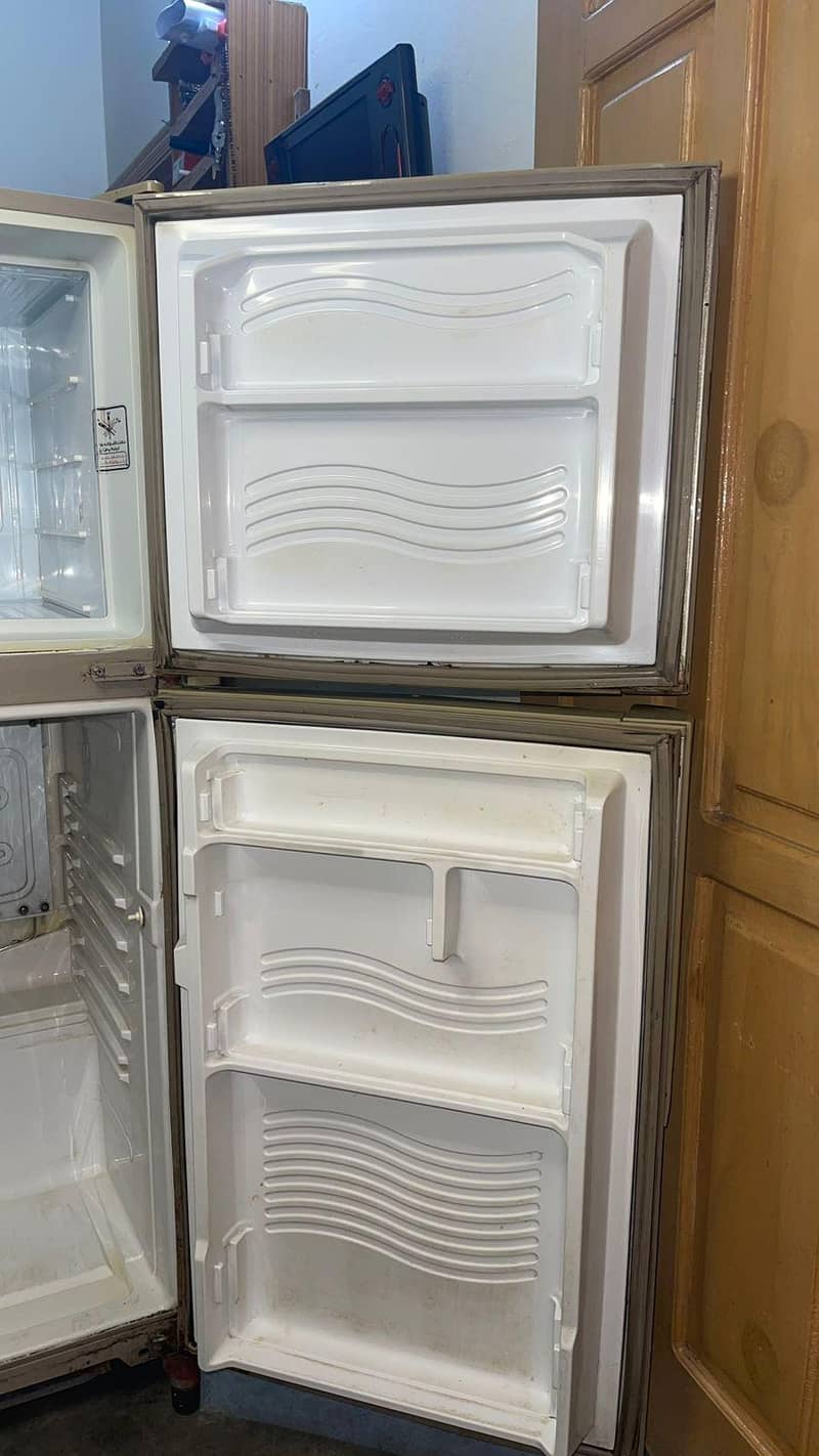 Dawlance fridge 8