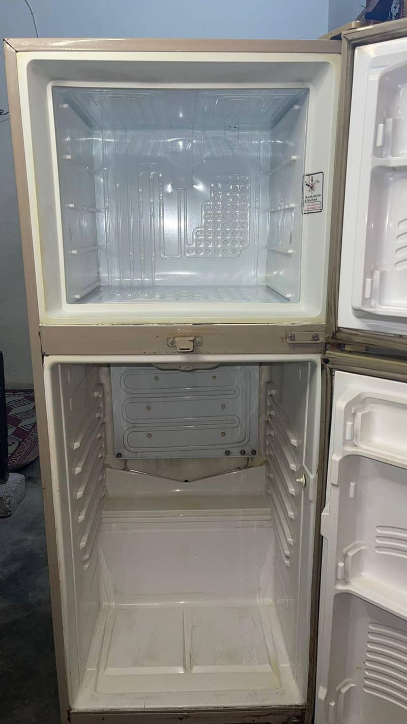 Dawlance fridge 9