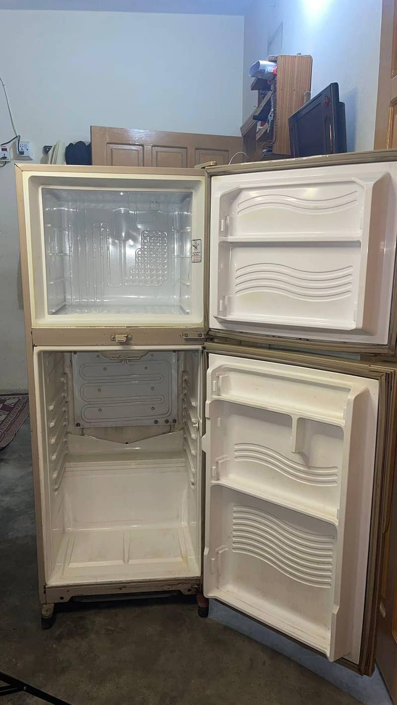 Dawlance fridge 10