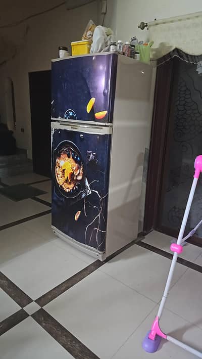 Dawlance refrigerator big size working condition