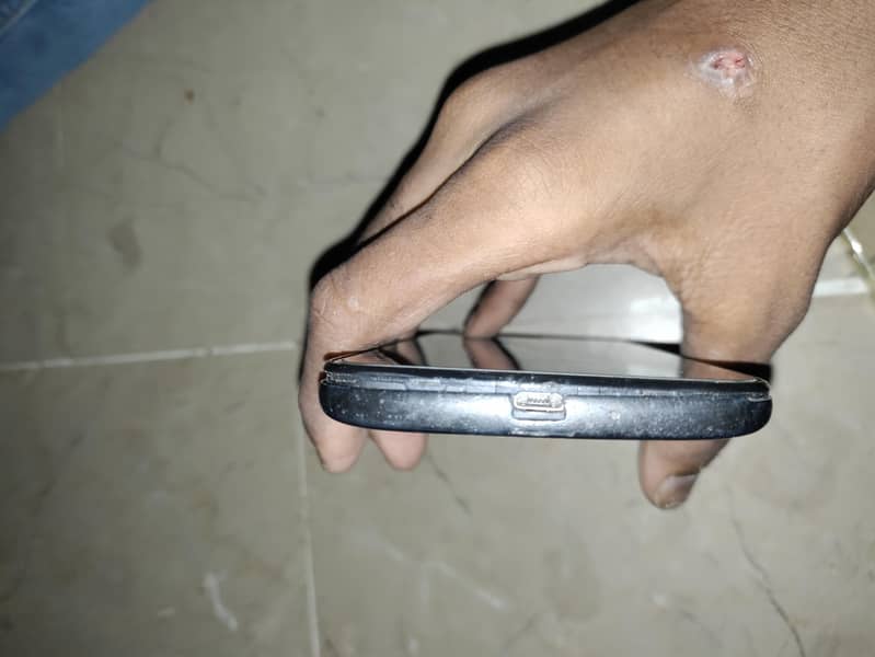 moto E5 7