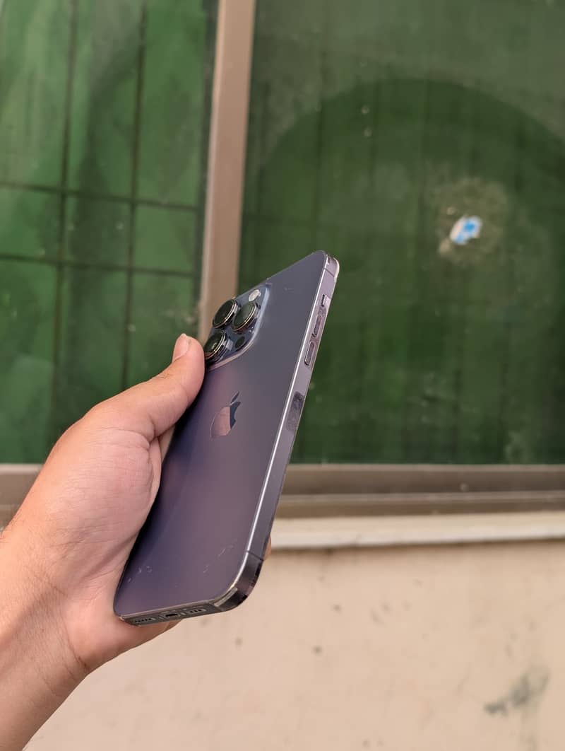 iPhone 14 Pro Max 2