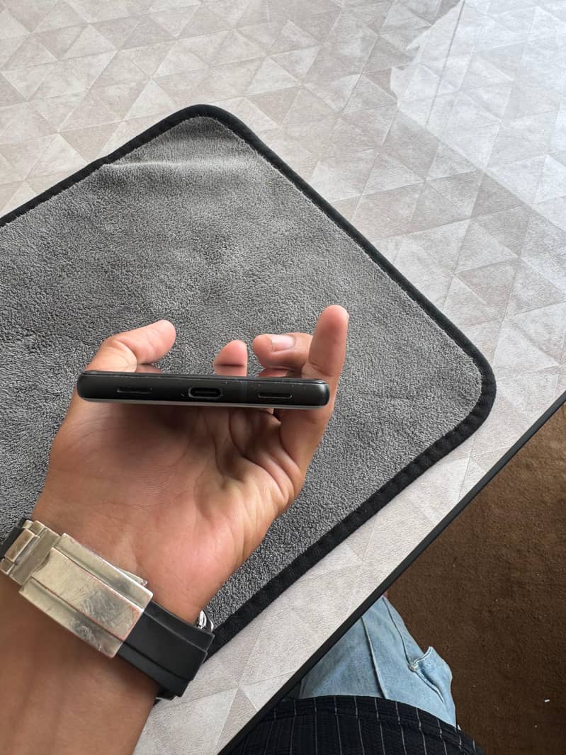 Google Pixel 6A 4