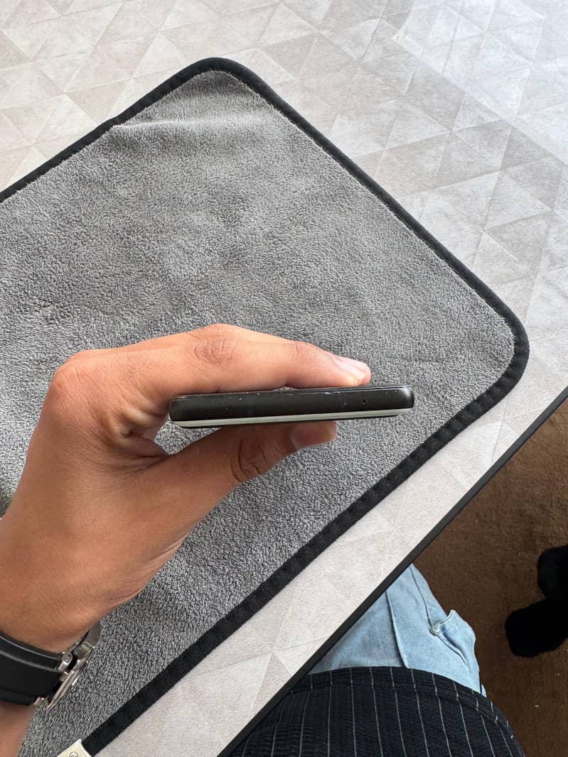 Google Pixel 6A 5