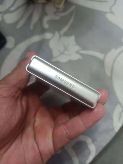 Samsung Z flip 3 on line PTA Ram 8 gb rom 256 gb dual sim condition ok