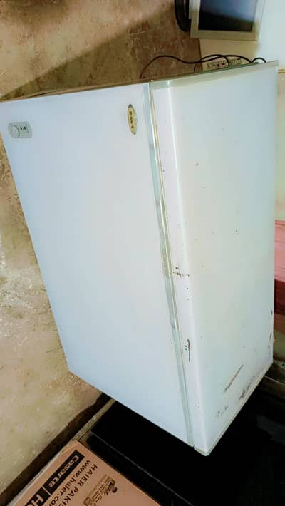 freezer waves company single door bilkul ok