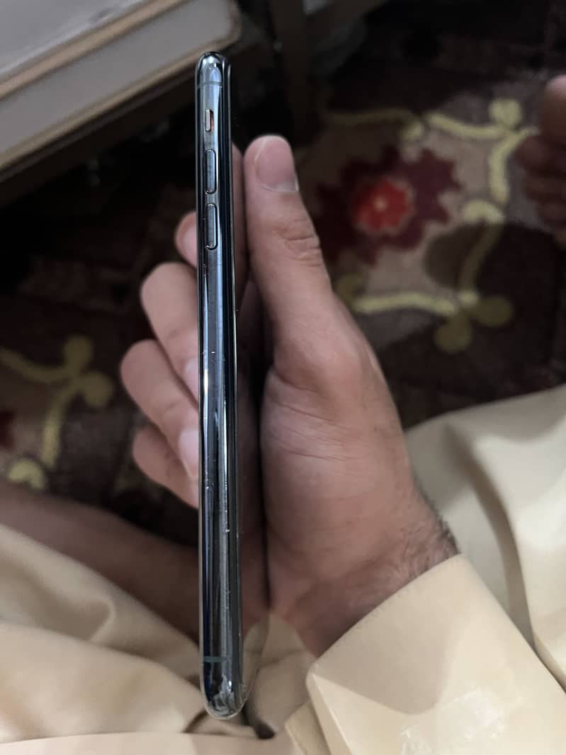 iPhone 11 Pro Max 0