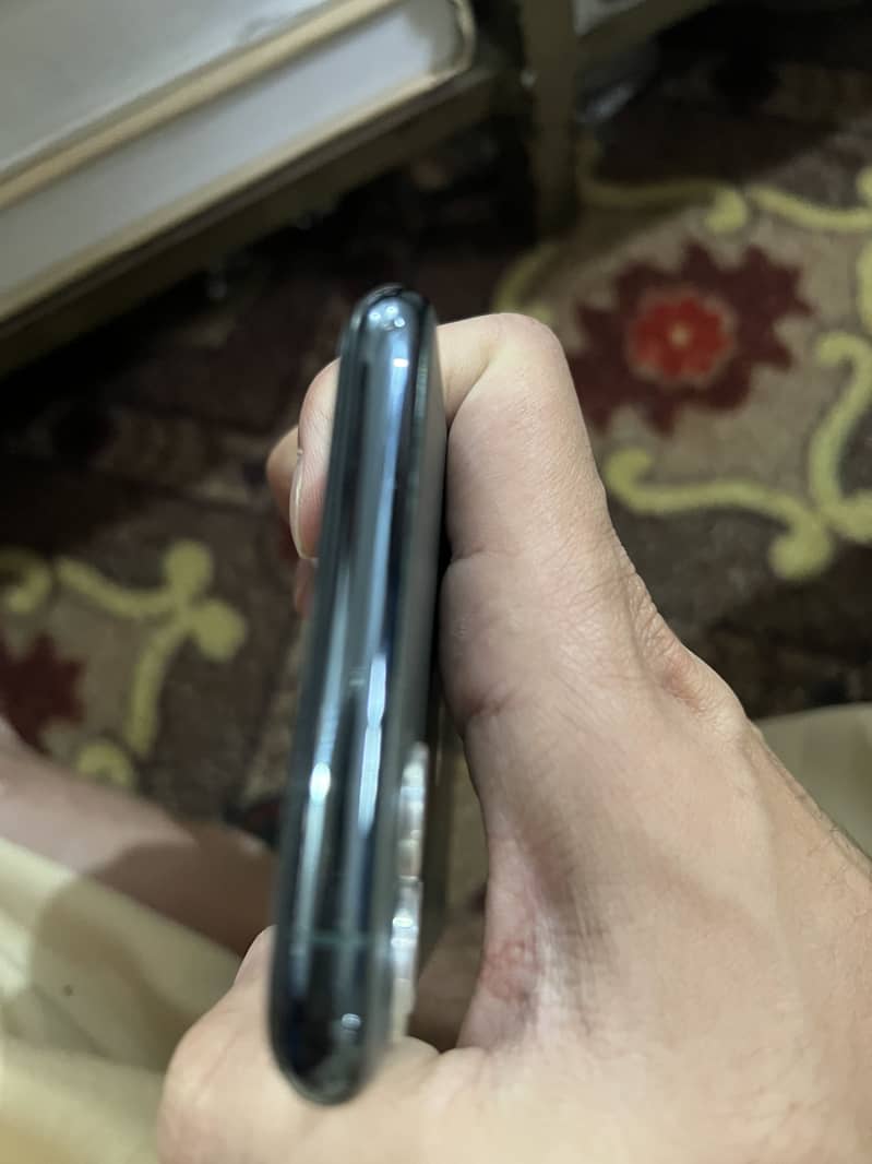 iPhone 11 Pro Max 3