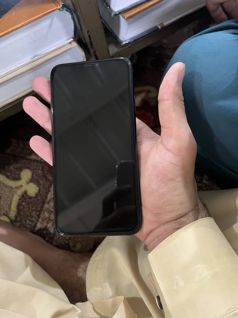 iPhone 11 Pro Max 5